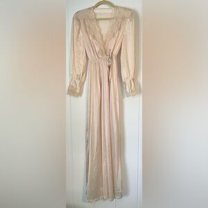Vintage-Inspired Lace Trim Long Robe in Blush